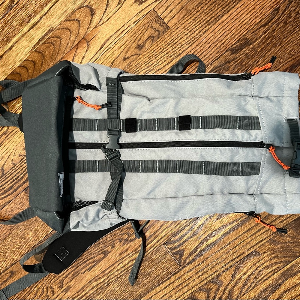K9 Sport Sack URBAN 3 L DOG CARRIER & TRADITIONAL BACKPACK Grey EUC 82925